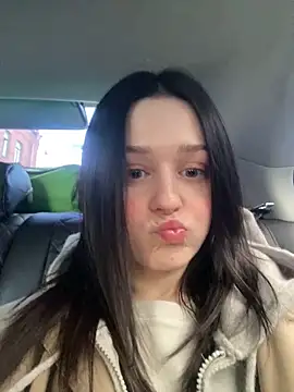 Mia Mia M online show from 8, 4, 2026