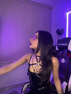 vampy dolll online show from 23, 11, 2025