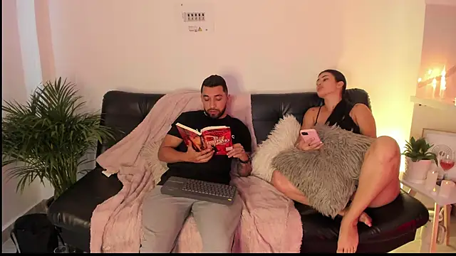 Sweet and caramel online show from 22, 1, 2025