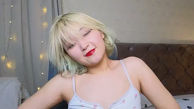 Milla Aheo online show from 28, 1, 2025