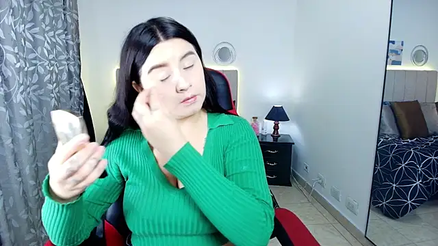 SaraBraun  online show from 12, 9, 2025