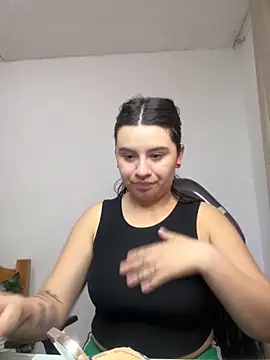 SaraBraun  online show from 29, 9, 2025