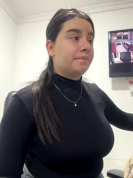 SaraBraun  online show from 31, 10, 2025