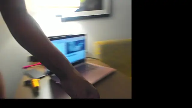 LuckiXCX online show from 8, 1, 2025