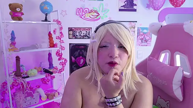 Snapshot of lady_noize chatting on 23, 7, 2026 lady noize online show from 23, 7, 2026