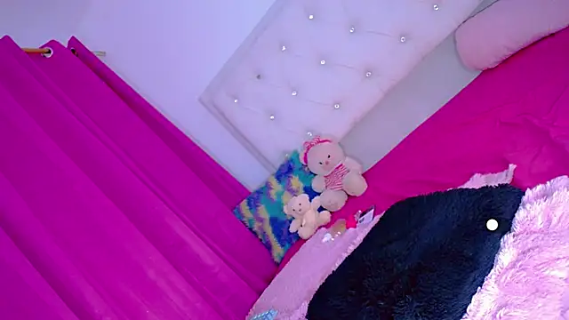 Snapshot of Theylor_Rouse chatting on 23, 3, 2026 Theylor Rouse online show from 23, 3, 2026