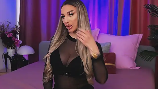 Snapshot of FelyJolie chatting on 10, 3, 2025 FelyJolie online show from 10, 3, 2025