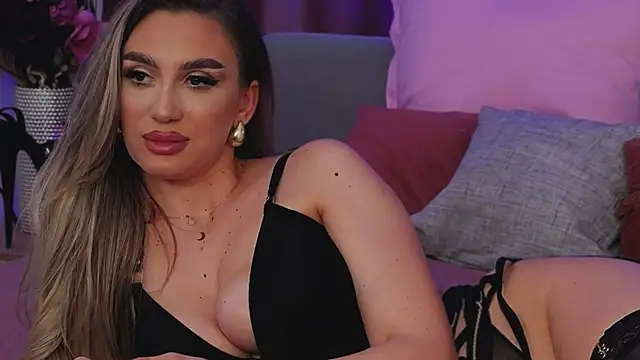 Snapshot of FelyJolie chatting on 11, 3, 2025 FelyJolie online show from 11, 3, 2025