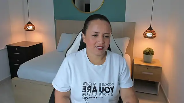 linda rios  online show from 7, 1, 2025