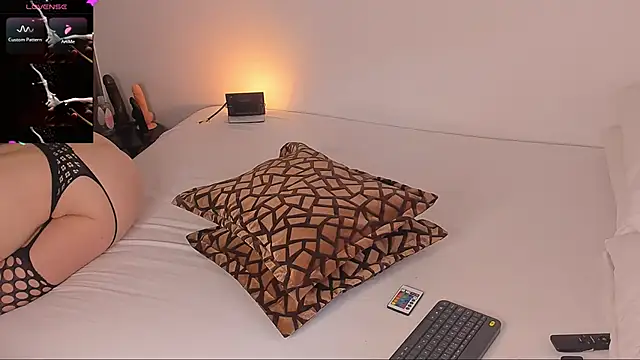 Snapshot of DannaHott17 chatting on 29, 10, 2025 DannaHott17 online show from 29, 10, 2025