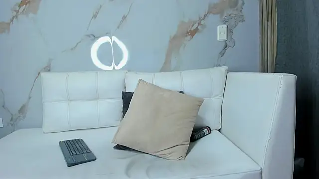 Snapshot of Milaspetite chatting on 5, 3, 2025 Milaspetite online show from 5, 3, 2025