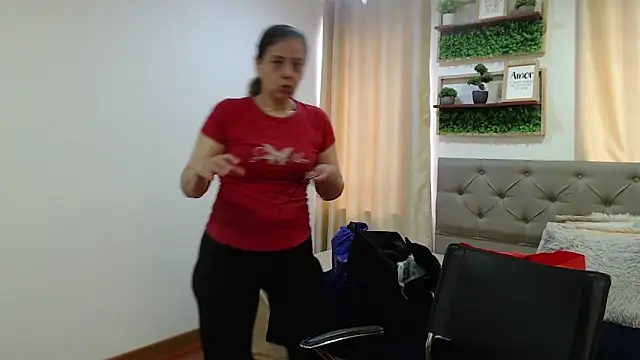 Snapshot of sasi_luna chatting on 13, 5, 2026 sasi luna online show from 13, 5, 2026