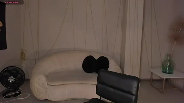 Snapshot of MiaFarrell_ chatting on 11, 2, 2025 MiaFarrell online show from 11, 2, 2025