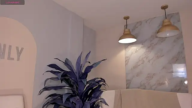 Snapshot of MiaFarrell_ chatting on 4, 3, 2025 MiaFarrell online show from 4, 3, 2025