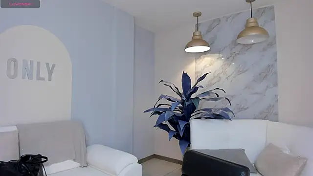 Snapshot of MiaFarrell_ chatting on 7, 3, 2025 MiaFarrell online show from 7, 3, 2025