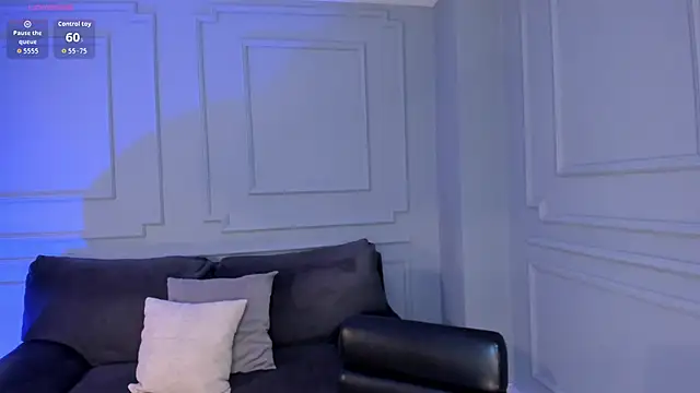 Snapshot of MiaFarrell_ chatting on 2, 11, 2025 MiaFarrell online show from 2, 11, 2025