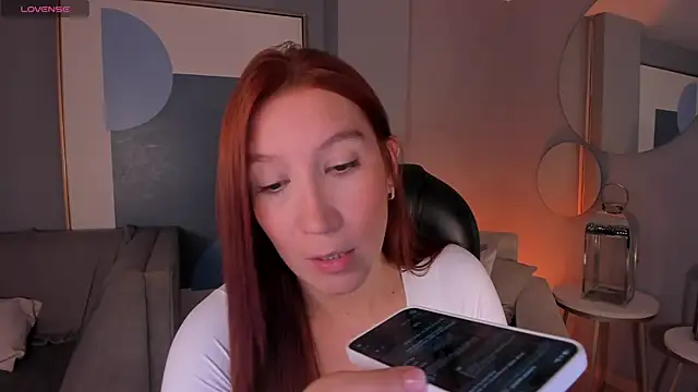 MiaFarrell  online show from 26, 4, 2026