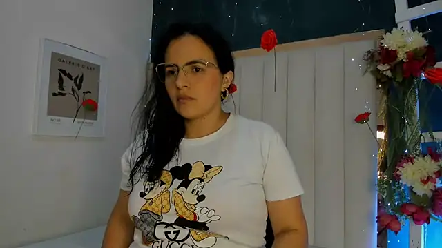 africa holmes online show from 24, 4, 2026