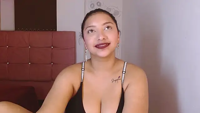 Snapshot of mariilulp303av chatting on 3, 3, 2025 mariilulp303av online show from 3, 3, 2025