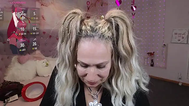 Penelope Pinky online show from 19, 2, 2025