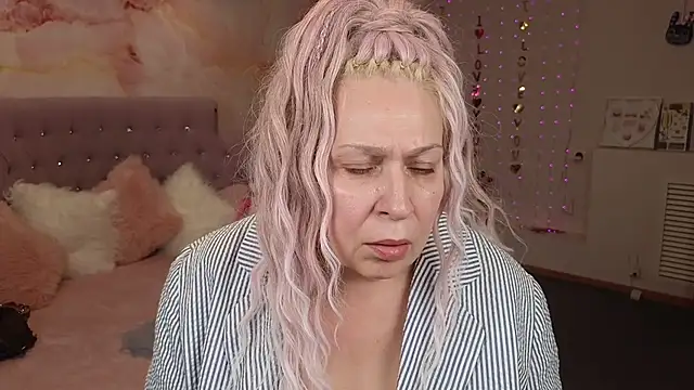 Penelope Pinky online show from 3, 3, 2025