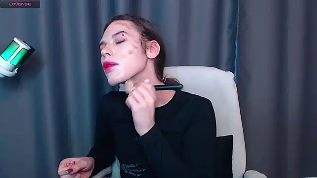 Cassie Bae online show from 2, 2, 2025