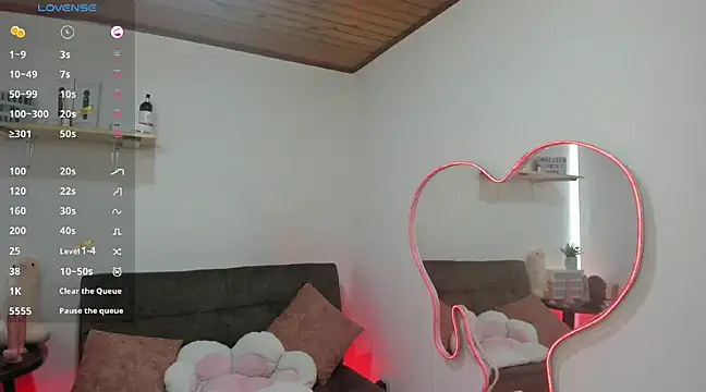 Adeellee  online show from 18, 12, 2024