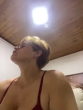 Adeellee  online show from 3, 11, 2025