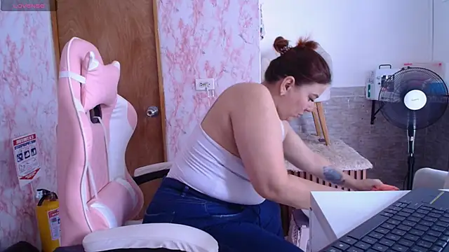 LucyanaSilva online show from 23, 5, 2026