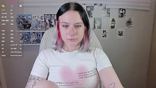 Snapshot of tender_kiitty chatting on 12, 11, 2025 tender kiitty online show from 12, 11, 2025