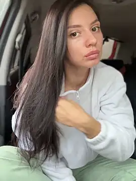 JulliaVegas online show from 4, 10, 2025