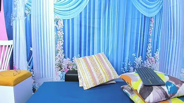 miss--flora online show from 8, 8, 2026