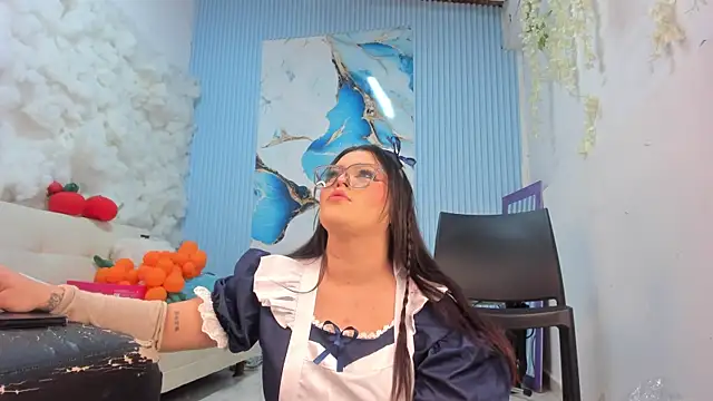 Danniela18  online show from 24, 4, 2026