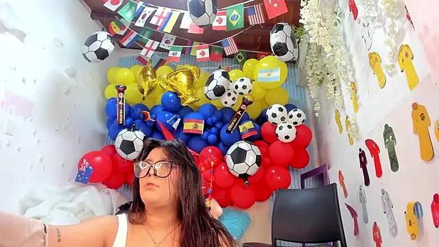 Snapshot of Danniela18_ chatting on 21, 7, 2026 Danniela18 online show from 21, 7, 2026