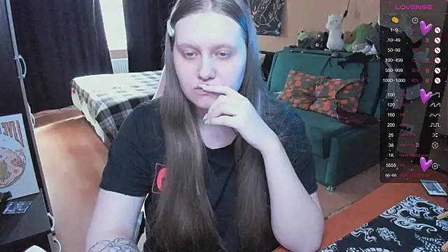 Alice Dreamgirl  online show from 22, 4, 2026