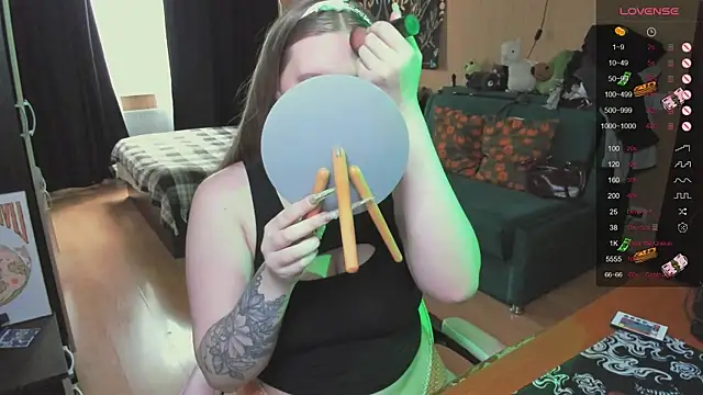 Alice Dreamgirl  online show from 23, 4, 2026