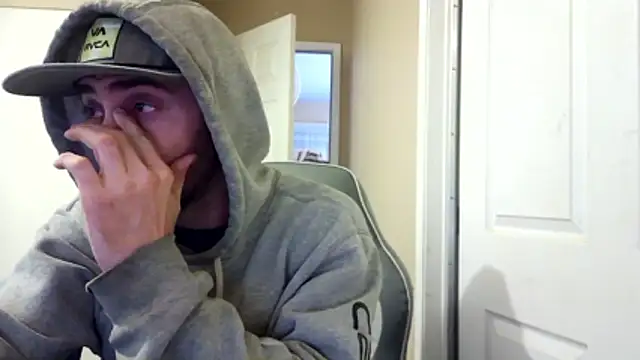 Snapshot of Huntzg23 chatting on 19, 5, 2026 Huntzg23 online show from 19, 5, 2026