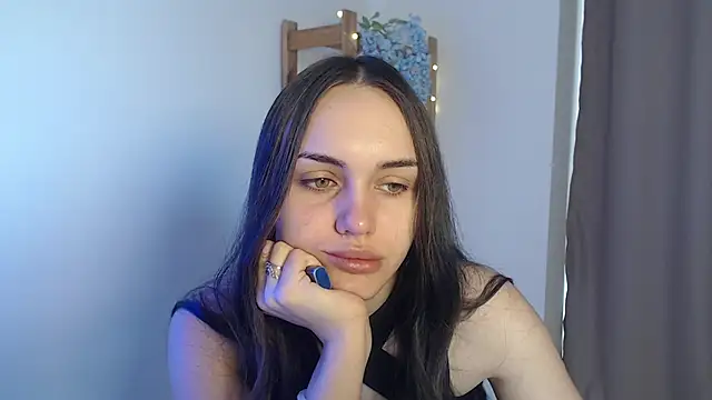 IrinaShayk18 online show from 3, 1, 2025