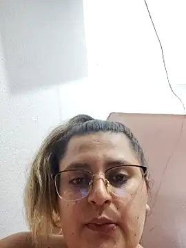 Miss balloonsmila online show from 8, 1, 2025