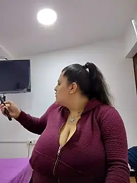 Miss balloonsmila online show from 19, 10, 2025