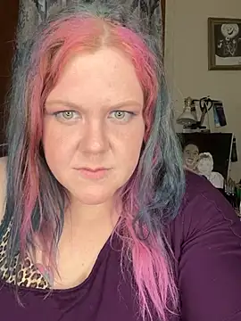 Snapshot of leenieb88 chatting on 23, 12, 2024 leenieb88 online show from 23, 12, 2024