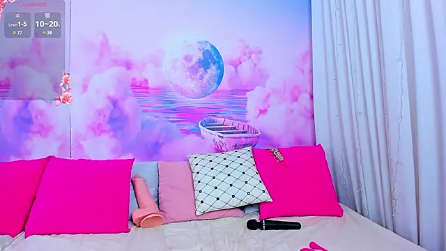 Snapshot of Curvy_Dynamite_ chatting on 6, 2, 2025 Curvy Dynamite online show from 6, 2, 2025