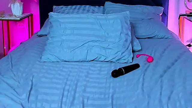 Snapshot of Curvy_Dynamite_ chatting on 10, 3, 2025 Curvy Dynamite online show from 10, 3, 2025