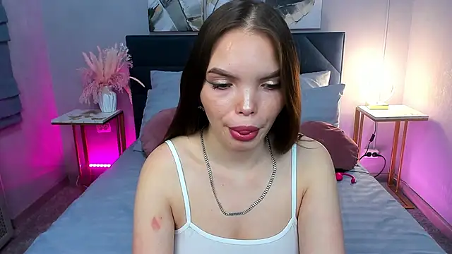 Snapshot of Curvy_Dynamite_ chatting on 17, 10, 2025 Curvy Dynamite online show from 17, 10, 2025