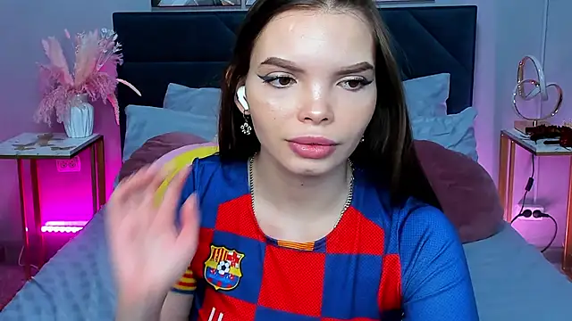 Snapshot of Curvy_Dynamite_ chatting on 13, 11, 2025 Curvy Dynamite online show from 13, 11, 2025