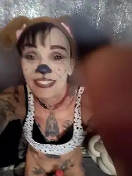 MommyMisfit online show from 2, 10, 2025