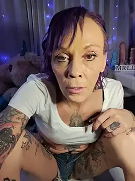 MommyMisfit online show from 9, 7, 2026