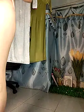 Snapshot of Lucy_limon chatting on 4, 12, 2025 Lucy limon online show from 4, 12, 2025