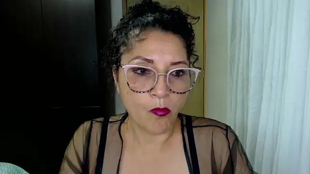Snapshot of arianna_ros3 chatting on 15, 6, 2026 arianna ros3 online show from 15, 6, 2026