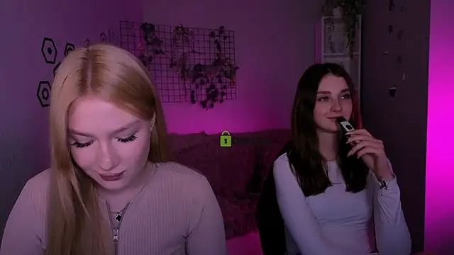 playful sophie online show from 7, 4, 2026